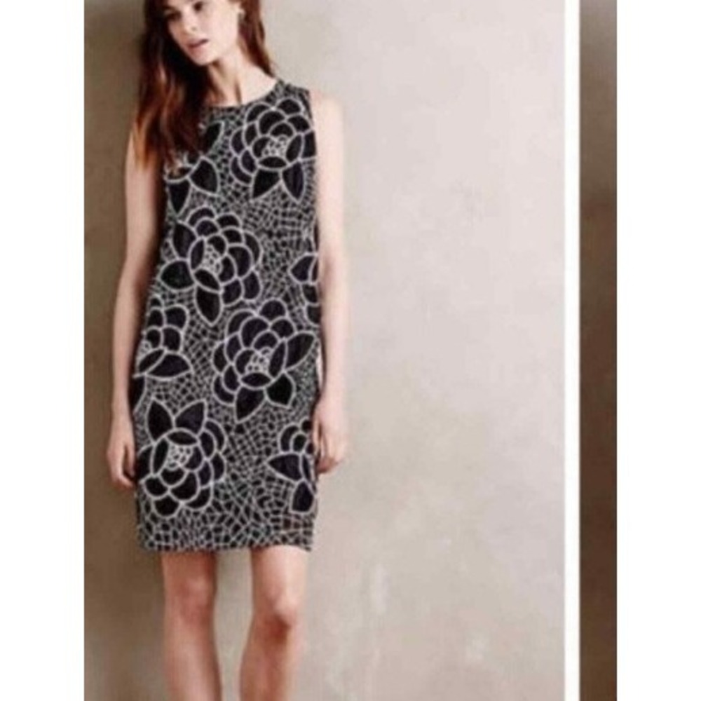 Sachin & Babi Anthro black white embroidered PetalWork Shift Dress Women SZ 12